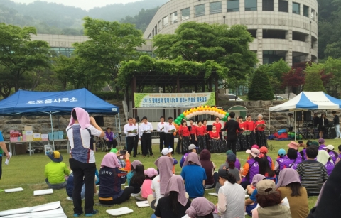 코리아텍 부설기관인 고용노동연수원은 지난 30일 경기도 광주 오포읍 연수원 대운동장에서 은혜동산 등 장애인 보호시설의 장애인과 자원봉사자, 연수원 직원 등 200명이 참석한 가운데 2015 한마음 체육대회를 개최했다.