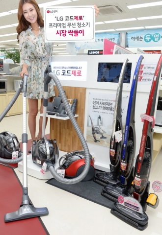 LG전자 프리미엄 무선 청소기 코드제로가 국내시장에서 돌풍을 일으키고 있다.