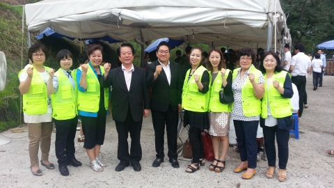 주영광교회가 지역주민 성도 위한 바자회를 열었다