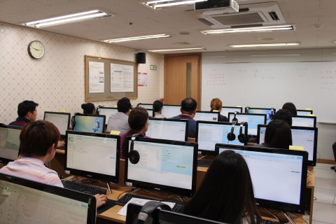 중국어 능력급수시험인 HSK iBT의 2015년도 9회차 응시원서 접수가 22일 시작된다.