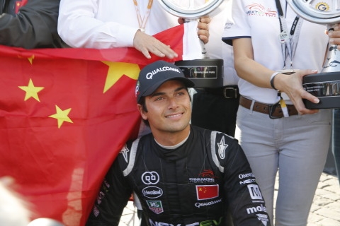 NEXTEV TCR팀의 넬슨 피케 주니어(Nelson Piquet Jr.)가 1위를 기록하며 제1회 포뮬러E 챔피언에 등극했다.