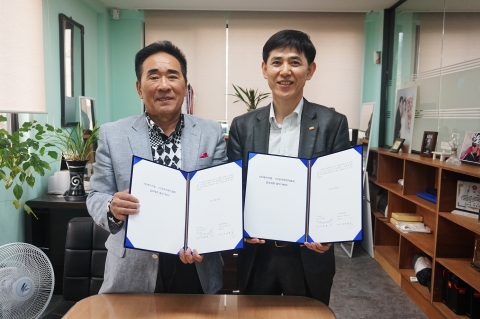 왼쪽 호텔&레스토랑 서동해 대표/발행인, 오른쪽 (사)한국바텐더협회 이석현 회장
