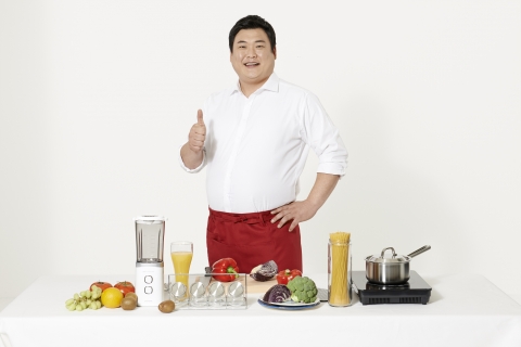 신일산업이 모델 김준현의 광고 촬영 현장을 공개했다