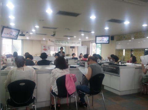 대구시 농업기술센터와 (사)한국향토음식진흥원이 6월 9일부터 7월 23일까지 총 12기에 거쳐 2015 우리쌀 가공식품활용 전문교육을 실시했다