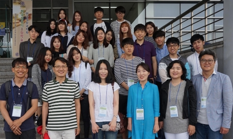 건국대 정보통신대학 인터넷미디어공학부 학생팀이 최근 제주대에서 개최된 한국정보과학회 2015 한국컴퓨터종합학술대회에서 우수 논문상과 우수논문 발표상 등 5개 팀이 수상했다