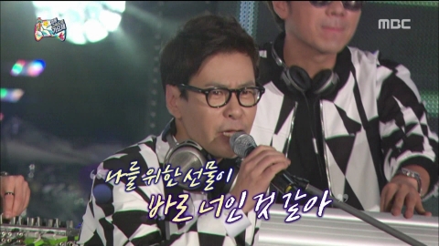 무한도전 영동고속도로 가요제에서 가수 윤상이 베이어다이나믹 T1 헤드폰을 선보였다