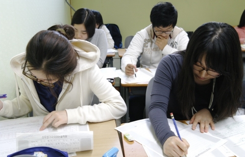 신우성글쓰기본부는 9월 4일부터 원서접수 마감일까지 1대1 첨삭 특강을 개설한다