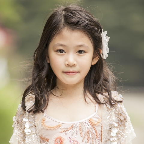 MBC 새 주말드라마 엄마에서 극중 장서희 둘째딸 두나역으로 리틀뮤즈 이예은이 출연했다.