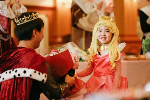 한국메이크어위시재단이 5세 소아암 환아 김연우 양을 위한 공주 퍼레이드를 펼쳤다