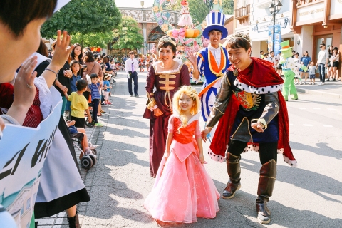 한국메이크어위시재단이 5세 소아암 환아 김연우 양을 위한 공주 퍼레이드를 펼쳤다