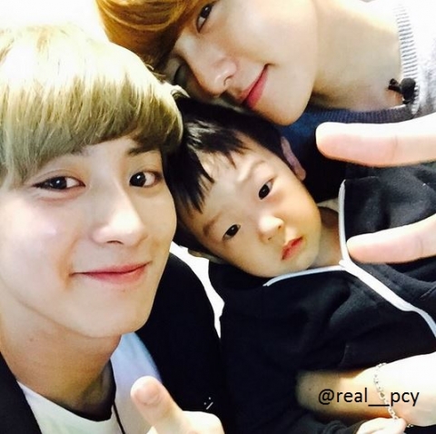 엑소(EXO) 찬열의 계정에서 2015년 가장 많은 좋아요를 받은 사진 (사진출처- 찬열(@real__pcy) 인스타그램)