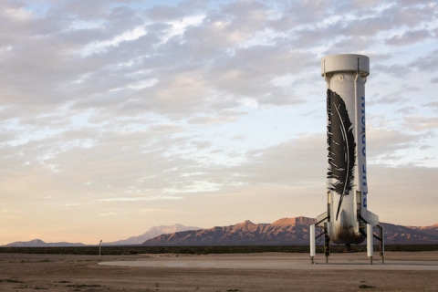 블루 오리진(Blue Origin)의 우주선 ‘뉴셰퍼드’(New Shepard)가 성공적으로 우주로 날아 오른 후 발사 기지인 웨스트 텍사스(West Texas)로 돌아와 착륙하는 역사적 성공을 거뒀다.