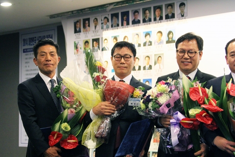 2014년 대한민국 신지식인 해양레저분야 1호 백영환(가운데)