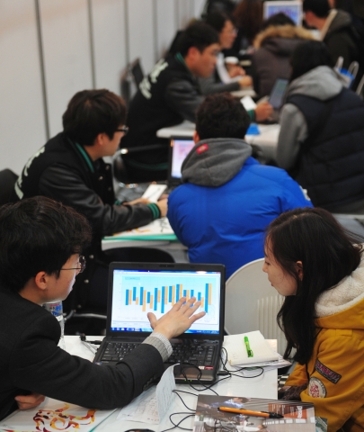 건국대학교는 3일부터 6일까지 코엑스에서 2016학년도 정시 대학입학정보 박람회에 참가해 수험생들의 대입 준비에 도움이 될 수 있도록 올해 정시모집에 관한 실질적이고 정확한 입학정보를 제공한다