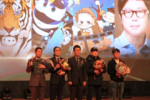검정고무신 4기가 2015 대한민국 콘텐츠 대상 애니메이션대상 한국콘텐츠진흥원장상을 수상했다