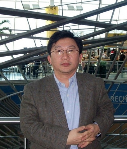 건국대학교 상경대학 경제학과 유재원 교수가 지난 18일 서울시립대에서 열린 한국국제경제학회 제38차 동계학술대회 겸 총회에서 신임회장으로 선출됐다