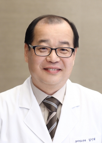 건국대 김민희 교수가 이른둥이 양육 가이드 북을 발간했다