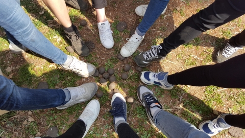 건국대 게릴라가드닝 학생팀이 시민들과 함께 씨앗폭탄 이벤트를 실시했다