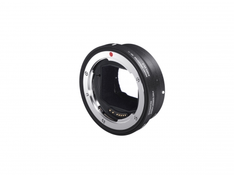 세기P&C가 SIGMA SA마운트와 SIGMA EOS마운트용 교환렌즈를 SONY E-마운트 바디에 사용할 수 있는 컨버터 MC-11의 런칭판매를 오는 4월 22일부터 4월 30일까지 진행한다