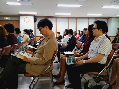 브릿지협동조합이 4일 송파구청 대회의실에서 사회적경제 공공구매 직원교육 지방정부 혁신의 시작 공공구매 잘 사야, 잘 산다 강의를 했다