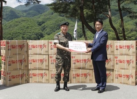 [신일산업]호국보훈의 달 맞아 육군부대에 선풍기 전달