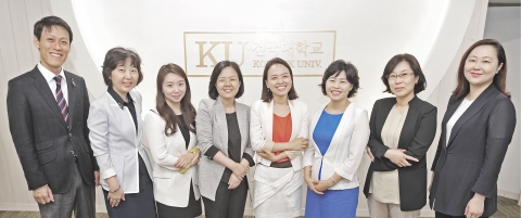 건국대학교가 재학생의 취업 역량을 높이고 진로 설정을 돕기 위해 전공 및 계열별로 학생들을 위한 진로와 취업을 전문적으로 상담하는 전문 컨설턴트 제도를 운영한다