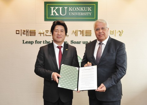 건국대학교가 팔레스타인 폴리테크닉대학 이마드 카티브 총장 일행이 건국대를 방문, 두 대학 간 학생 상호파견과 BT, IT, 공학분야 학술교류 확대 등에 대해 논의했다