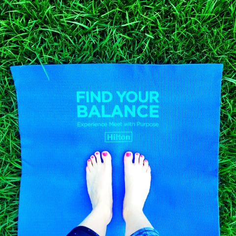 힐튼은 미국 내 40여 호텔에서 ‘목적있는 회의’프로그램의 일환으로 요가 & 요구르트(Yoga & Yogurt) 메뉴를 제공하고 있다