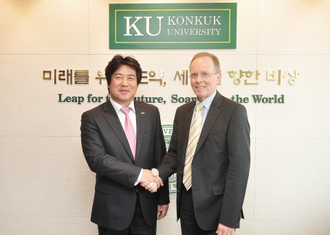 오스트리아 테히니쿰 빈 대학(Fachhochschule Technikum Wien, University of Applied Sciences Technikum Wien) 프리츠 슈묄벡(Fritz Schmöllebeck) 총장 일행이 건국대를 방문, 교환학생 파견과 공동연구 등 교류협력 확대를 논의했다