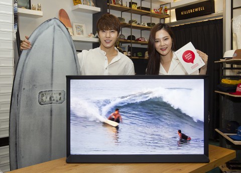 삼성전자가 10월 1일부터 15일까지 열리는 ‘부산디자인스팟(BUSAN DESIGN SPOT)’을 공식 후원하고, 주요 디자인 명소에 세리프 TV를 전시한다