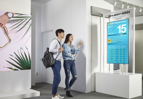 삼성전자가 세계 최초로 타이젠 OS를 탑재한 스마트 사이니지를 출시했다
