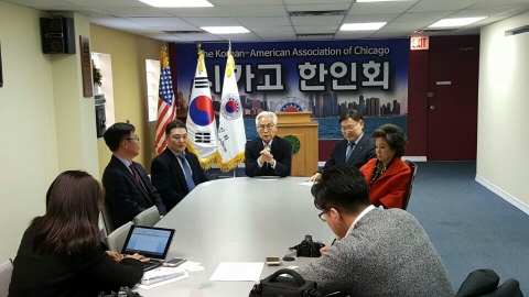 동명문화학원 서의택 이사장 등이 미국 현지서 동명대 기자회견을 가졌다