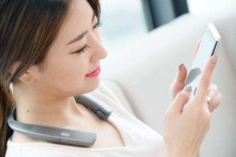 LG전자가 외장 스피커를 갖춘 톤 플러스 스튜디오를 앞세워 블루투스 헤드셋 시장 공략을 강화한다
