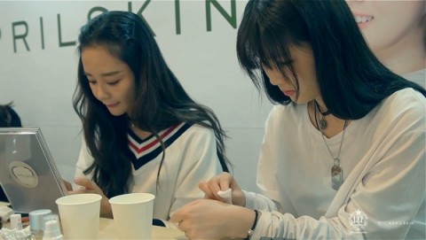 에이프릴스킨이 LEP 아카데미의 K-STYLE 체험 프로그램에 참여한 4명의 중국 연예인과 함께 1월 23일 뷰티클래스를 개최했다