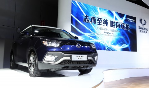 쌍용자동차가 상하이모터쇼를 통해 전략 모델 티볼리 에어 디젤 모델을 중국 시장에 선보이며 폭발적인 성장세의 현지 소형 SUV 시장 공략을 본격화한다
