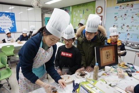 김해 안명초에서 진행한 다빈치교실 요리교실 수업 현장