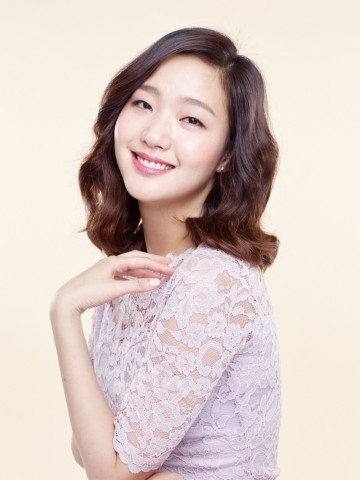 LG생활건강은 글로벌 헤어케어 브랜드 ‘엘라스틴’의 새 모델로 배우 김고은을 발탁했다