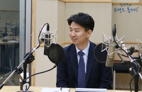 마풀의 이준엽 대표가 KBS2 라디오 김난도의 트렌드 플러스 성공 플러스 코너에 출연해 마풀의 탄생 스토리와 효과적인 외국어 학습 방법을 소개한다