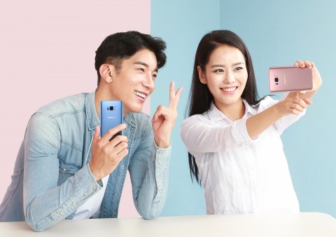 삼성전자가 갤럭시 S8+ 로즈 핑크, 갤럭시 S8 코랄 블루 색상을 30일 국내에 출시한다
