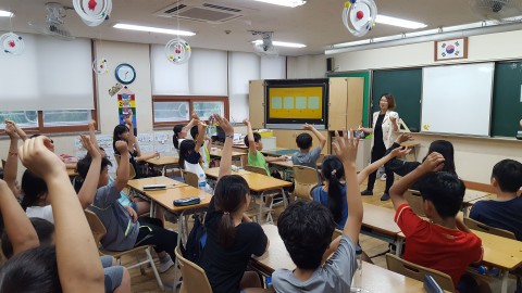 10일 청소년을 위한 어른들의 모임의 부천부일초등학교 흡연 예방 교육