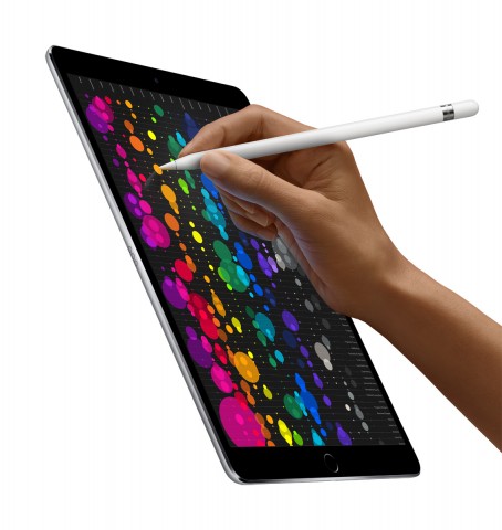SK텔레콤이 완전히 새로운 10.5형 iPad Pro와 새로운 12.9형 iPad Pro를 선보이며 6일부터 예약가입을 실시한다