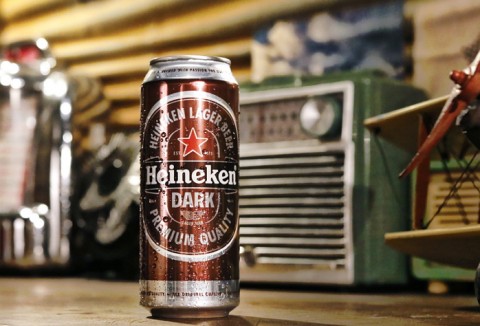 하이네켄이 다양한 맥주에 목마른 소비자들의 니즈에 맞추어 하이네켄 다크 500ml 캔 제품을 출시했다