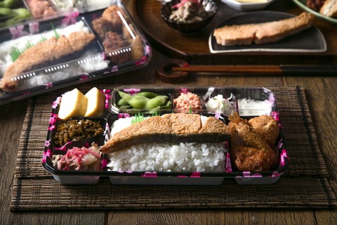 GS25가 월드키친 시리즈로 일본 가정식 콘셉트의 프리미엄 도시락 심야식당을 출시했다