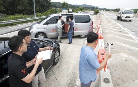 SK텔레콤과 LG전자가 LTE기반 차량통신기술을 공동 개발한다