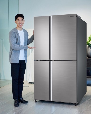 삼성전자가 수납 편리성 높인 5도어 냉장고 H9000을 출시했다
