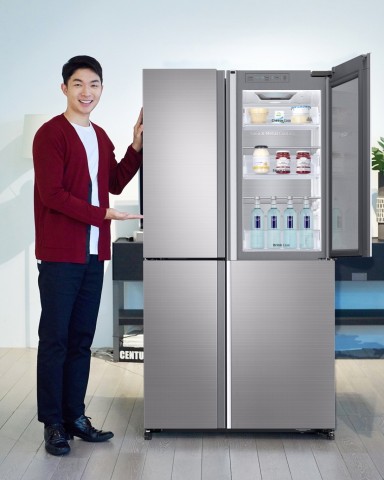 삼성전자가 수납 편리성 높인 5도어 냉장고 H9000을 출시했다