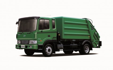 현대자동차가 10월 31일 포스코대우와 함께 우즈베키스탄 환경부에 중대형 트럭 182대를 공급하는 계약을 체결했다
