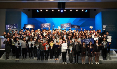 삼성전자가 제 2회 삼성 투모로우 스토리를 개최했다