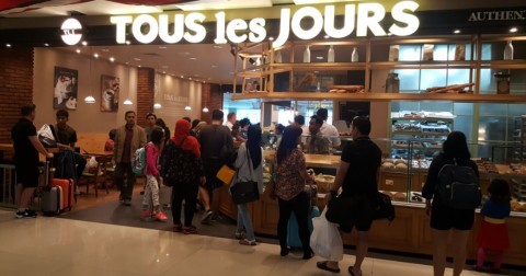 CJ푸드빌이 인도네시아 발리에 위치한 응우라라이 국제공항에 뚜레쥬르를 개점했다
