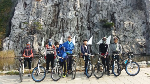 송파청소년수련관 대안학교 ‘한들’, 새로워진 입학식 실시한다. 사진은 한들에서 주최한 자전거 하이킹 프로그램